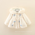 Winter Pelzmantel für Babys / niedlicher Baby Pelzmantel mit Schleife und Perlen